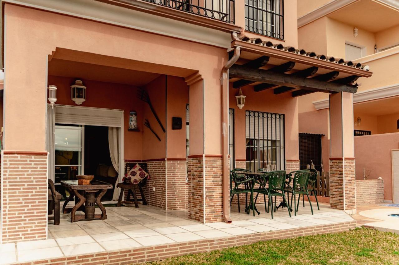 Villa Estilo Mediterranea Con Piscina, Jardin, Bbq Y Jacuzzi - Villa Bel Air Real เอสเตโปนา ภายนอก รูปภาพ